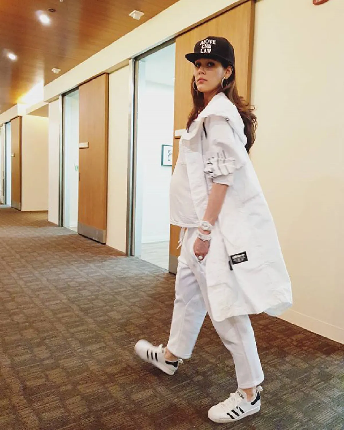 ชมพู่ จัดเค้กมังกรทองก้อนโต ฉลองวันเกิดให้คุณแม่และสามี