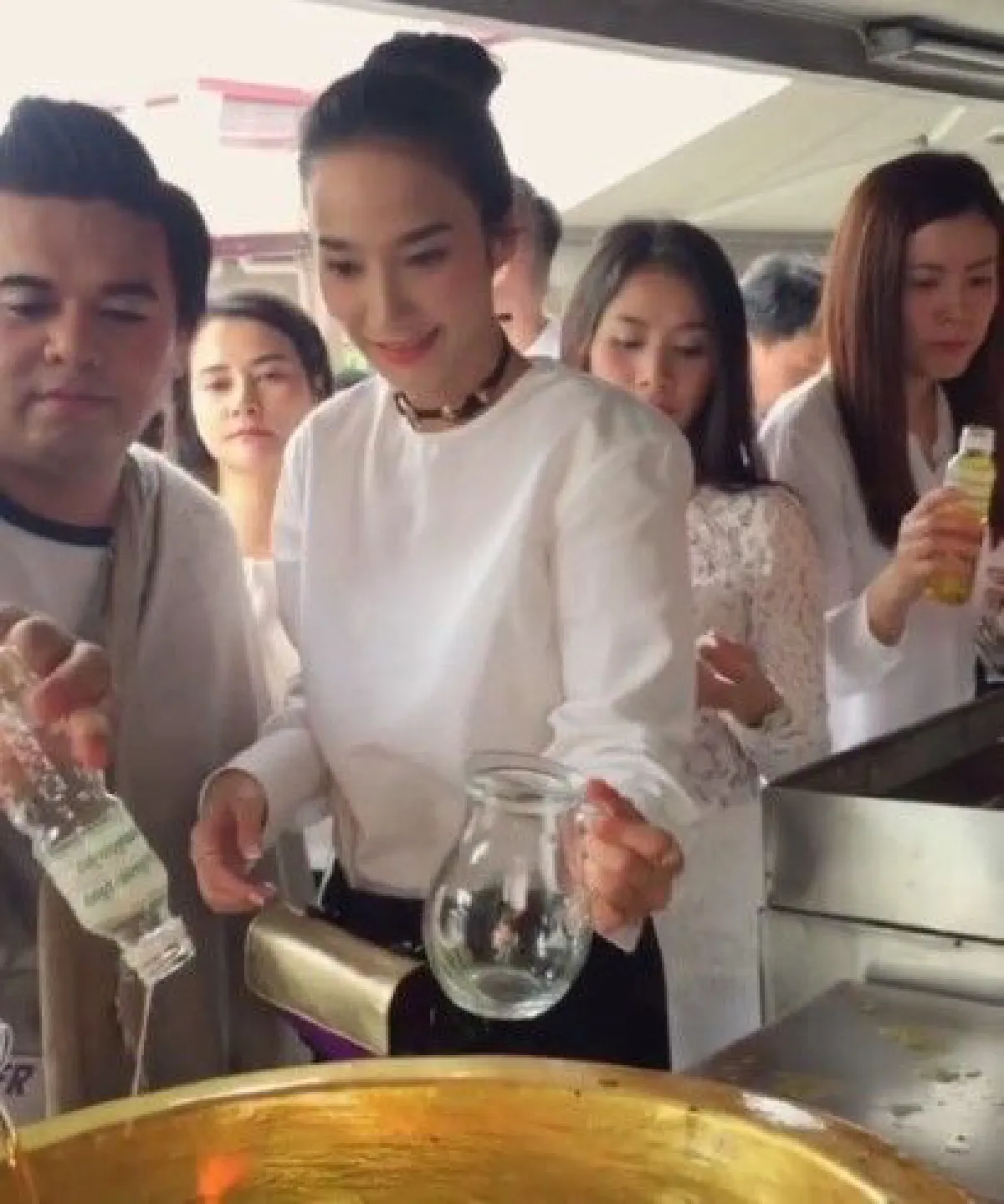 "อั้ม พัชราภา" สมฉายา นางเอกสายบุญ