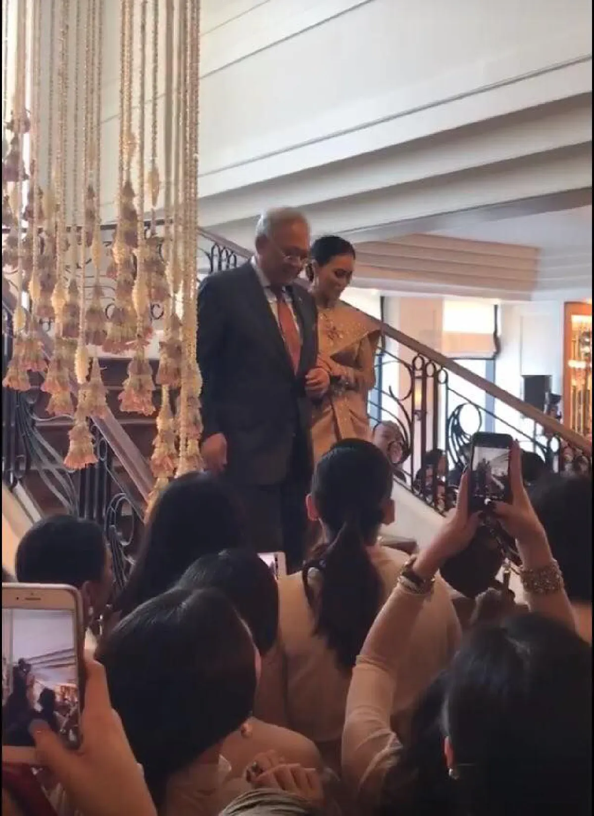 สุดอบอุ่น! พิธีวิวาห์ "น้ำทิพย์" ลูกสาวลุงกำนันกับเจ้าบ่าวชาวฮ่องกง