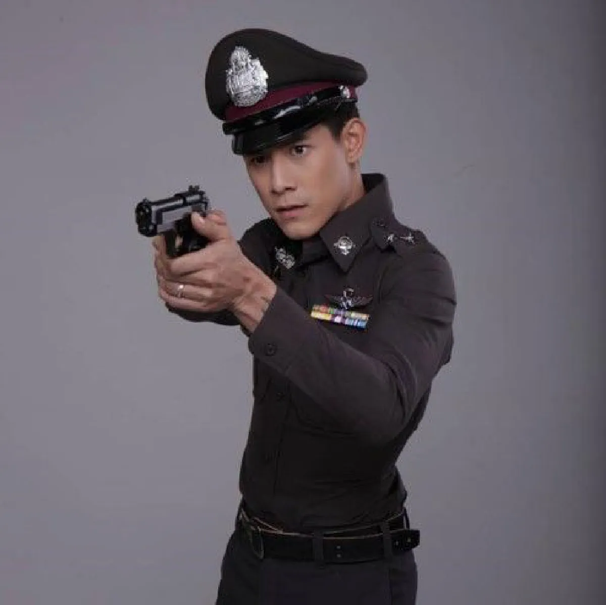 "กาย รัชชานนท์" เข้าพบตำรวจหลังโพสต์รูปแอลกอฮอล์เมื่อ 5 ปีก่อน