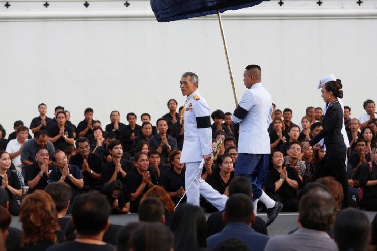 "สิ่งที่สมเด็จพ่อทรงทำไว้เป็นสิ่งที่ดีที่สุดแล้ว" สมเด็จพระเจ้าอยู่หัวพระราชทาน 9 แนวทางให้รัฐบาล "สิ่งที่สมเด็จพ่อทรงทำไว้เป็นสิ่งที่ดีที่สุดแล้ว" สมเด็จพระเจ้าอยู่หัวพระราชทาน 9 แนวทางให้รัฐบาล