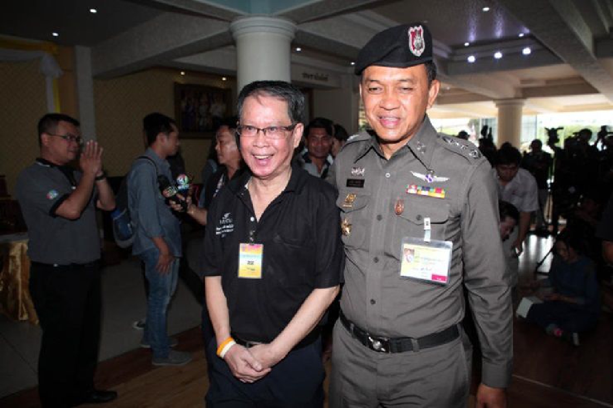 น้อง"ธวัชชัย"พบน.1ขอความเป็นธรรม น้อง"ธวัชชัย"พบน.1ขอความเป็นธรรม