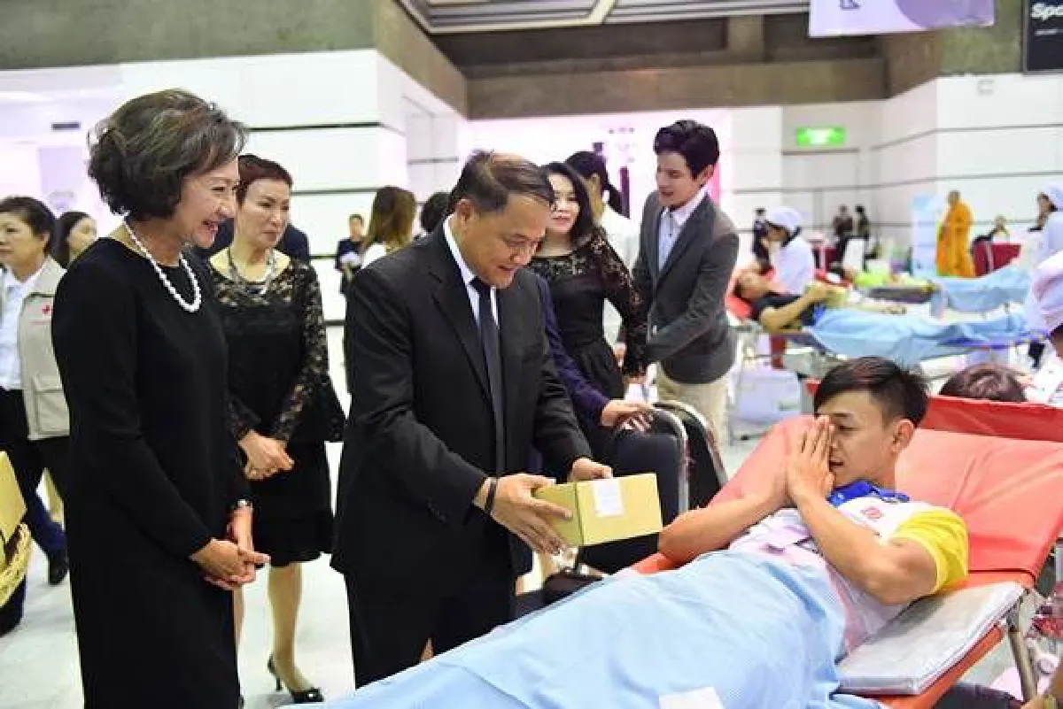 น้อมจิตรำลึก สำนึกในพระมหากรุณาธิคุณ  บริจาคโลหิตถวายเป็นพระราชกุศล ในหลวง ร.๙