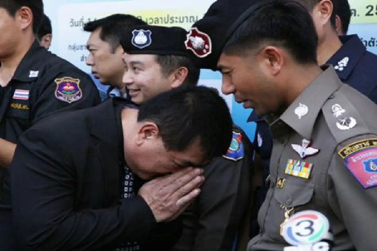 สั่ง"พ.ต.ท."โยงอุ้มนักธุรกิจรีดทรัพย์ 20 ล้าน ออกราชการ