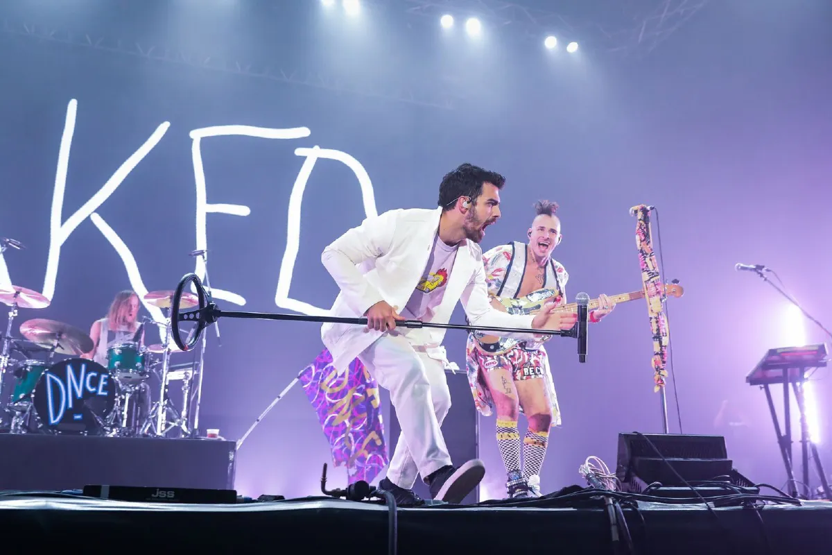 รวมภาพความสนุก DNCE จัดเต็มโชว์สุดมันส์ในงาน SOUNDBOX