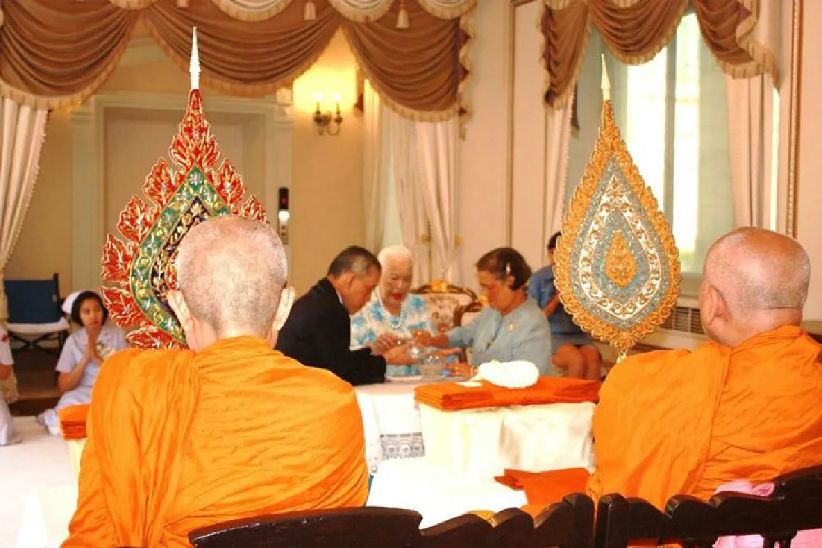 สมเด็จพระนางเจ้าสิริกิติ์ทรงบำเพ็ญพระราชกุศลวันเฉลิมพระชนมพรรษา