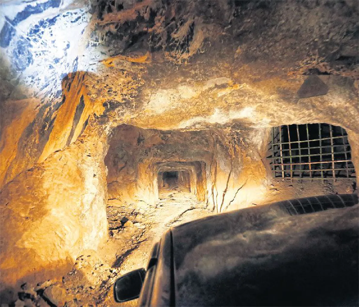 ขับโฟร์วีลฝ่าความมืด หลุดยุคสู่อุโมงค์เหมืองแร่