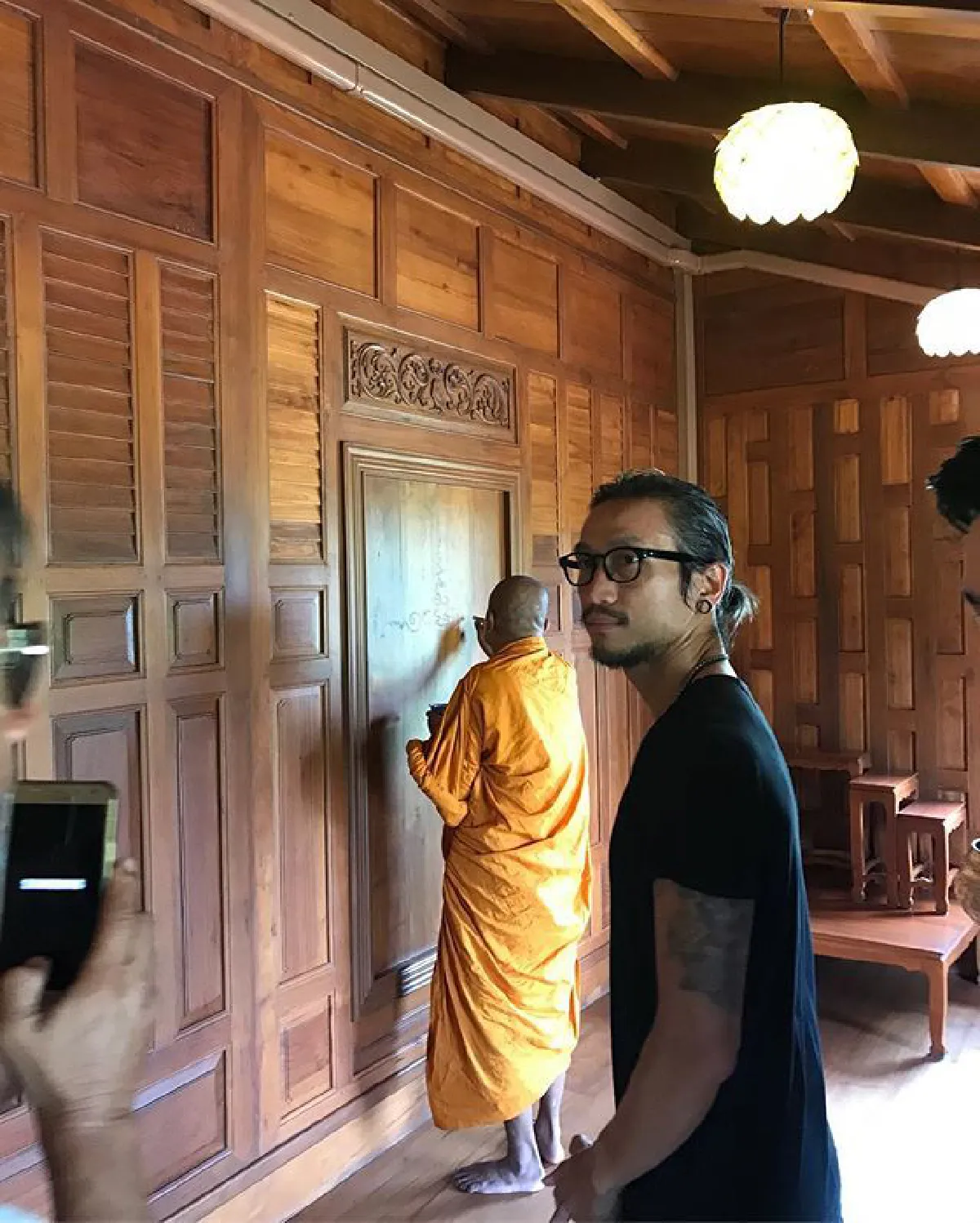 ตูน บอดี้สแลม รีโนเวทบ้านทรงไทยที่สุพรรณฯ เป็นของขวัญให้พ่อแม่