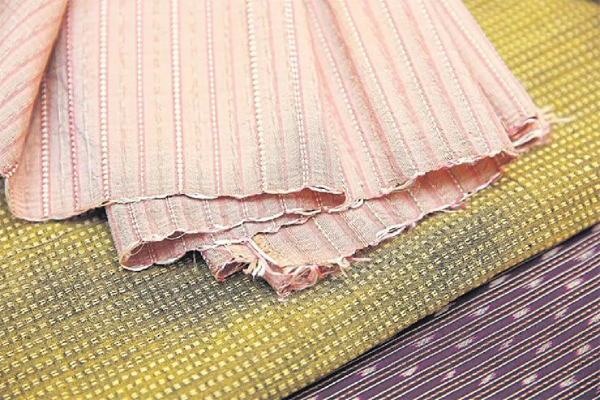 ผ้าผืนใหม่เมืองอุบลฯ 'ผ้ากลีบบัว' เปิดตัวสีชมพูหวาน