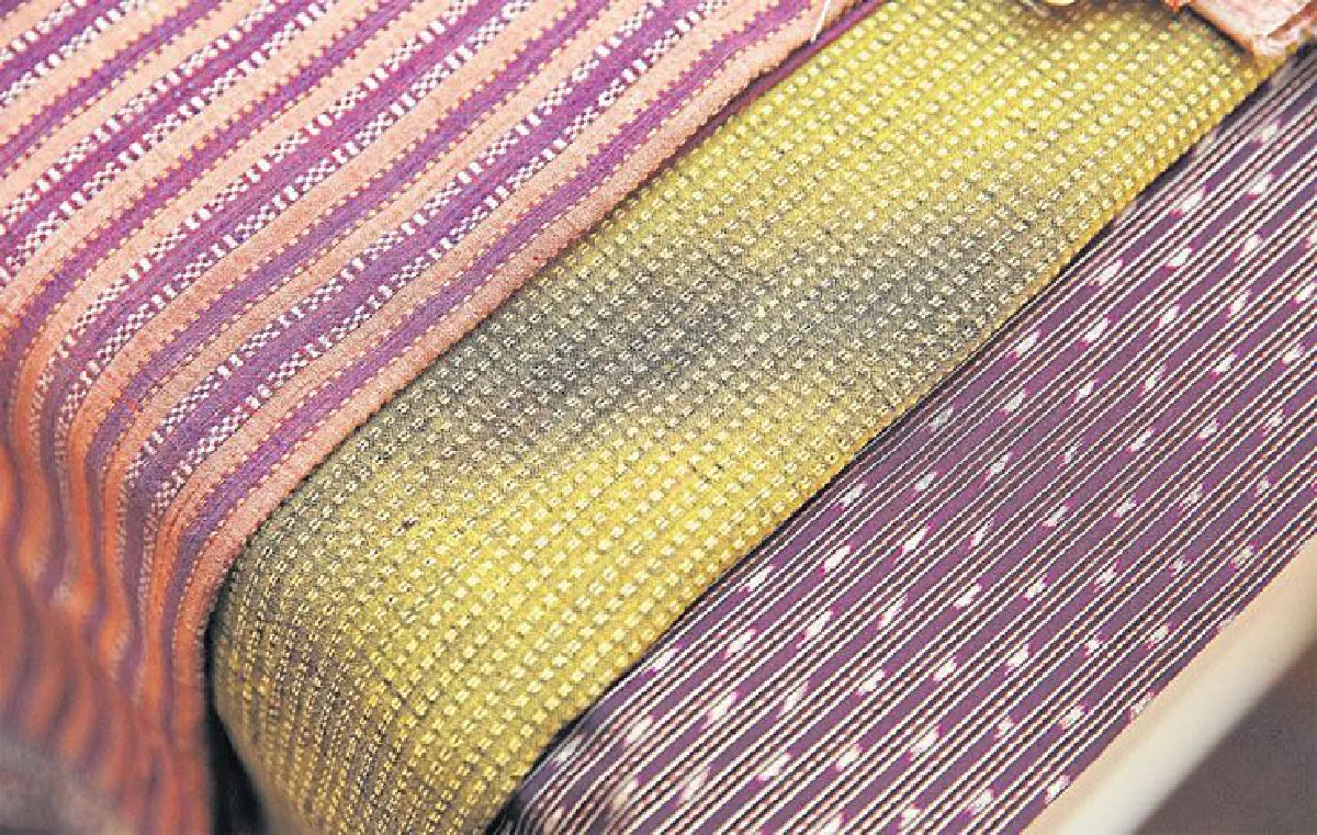 ผ้าผืนใหม่เมืองอุบลฯ 'ผ้ากลีบบัว' เปิดตัวสีชมพูหวาน