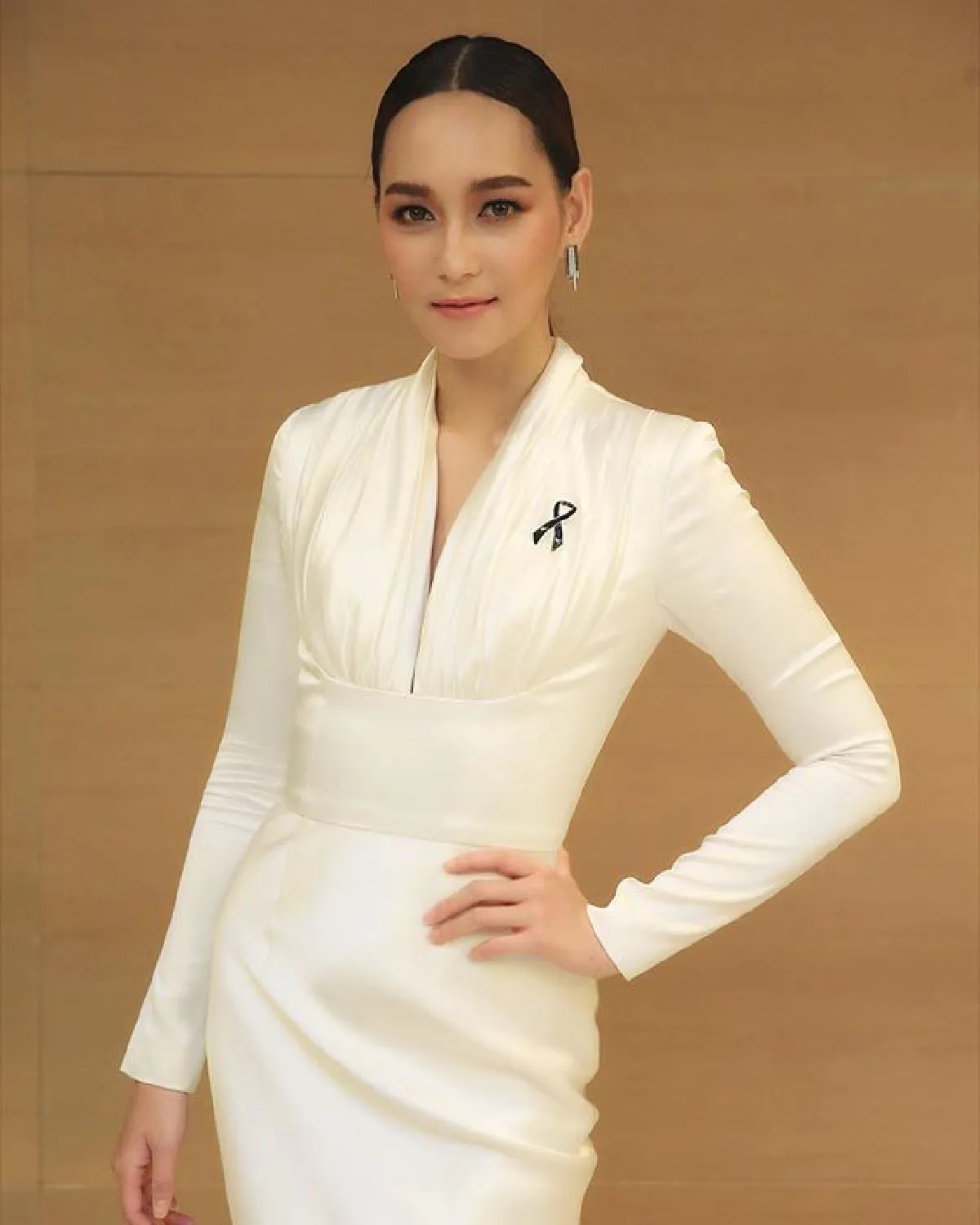 ลิลลี่ เดอะเฟซ-บี น้ำทิพย์ แต่งสวยแพ็คคู่เปิดตัวหนัง "เพื่อน..ที่ระลึก"