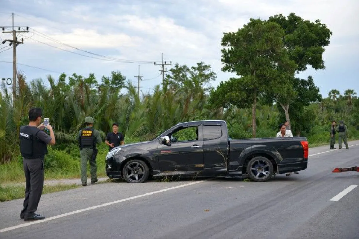 คนร้ายบุกปล้นรถกระบะจากเต๊นท์ ถูกยิงดับ1พบระเบิดแสวงเครื่องในรถ