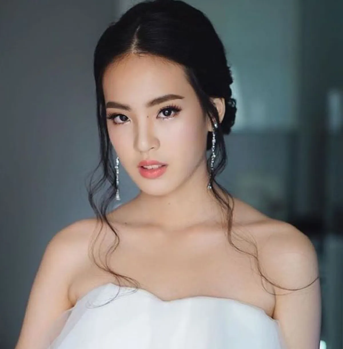 ลิลลี่ เดอะเฟซ-บี น้ำทิพย์ แต่งสวยแพ็คคู่เปิดตัวหนัง "เพื่อน..ที่ระลึก"