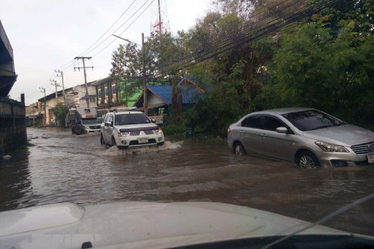 ฝนถล่มนครสวรรค์เขตเศรษฐกิจอ.หนองบัว ฝนถล่มนครสวรรค์เขตเศรษฐกิจอ.หนองบัว