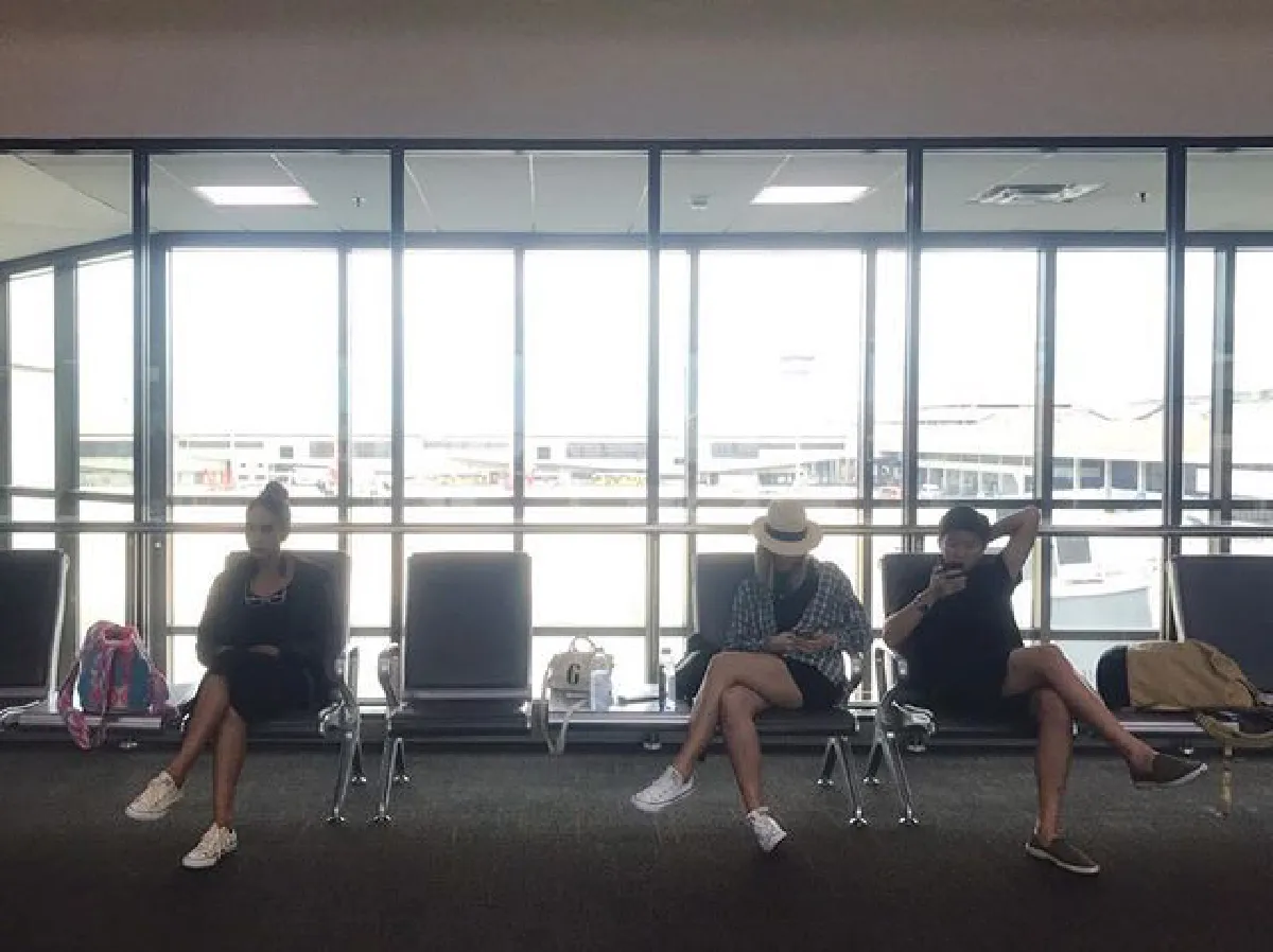 ยิ่งโสดยิ่งแซ่บ! พลอย เฌอมาลย์ อาบแดดอวดผิวแทนที่ภูเก็ต