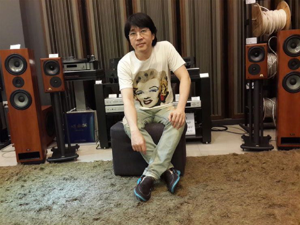 บรรณ สุวรรณโณชิน ชายผู้กินอุดมการณ์ในเสียงเพลง บรรณ สุวรรณโณชิน ชายผู้กินอุดมการณ์ในเสียงเพลง