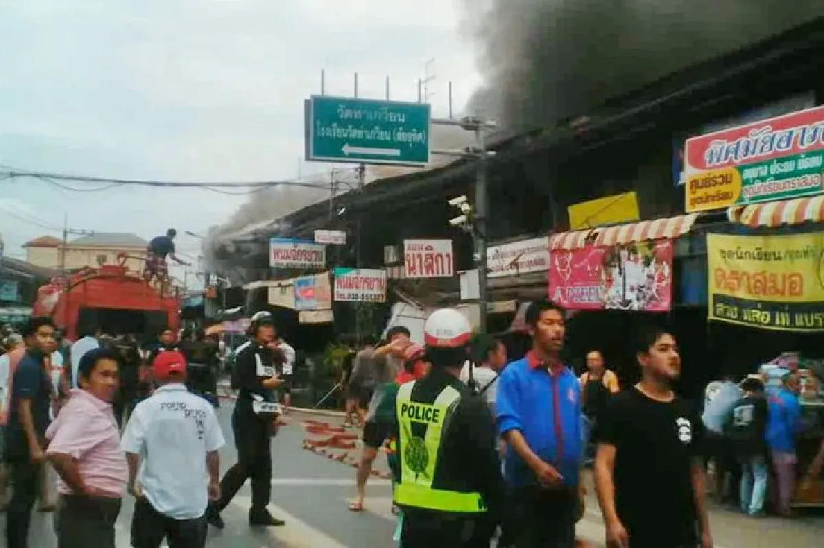 ไฟไหม้ชุมชนตลาดเก่าท่าเกวียนเผาวอด7คูหา