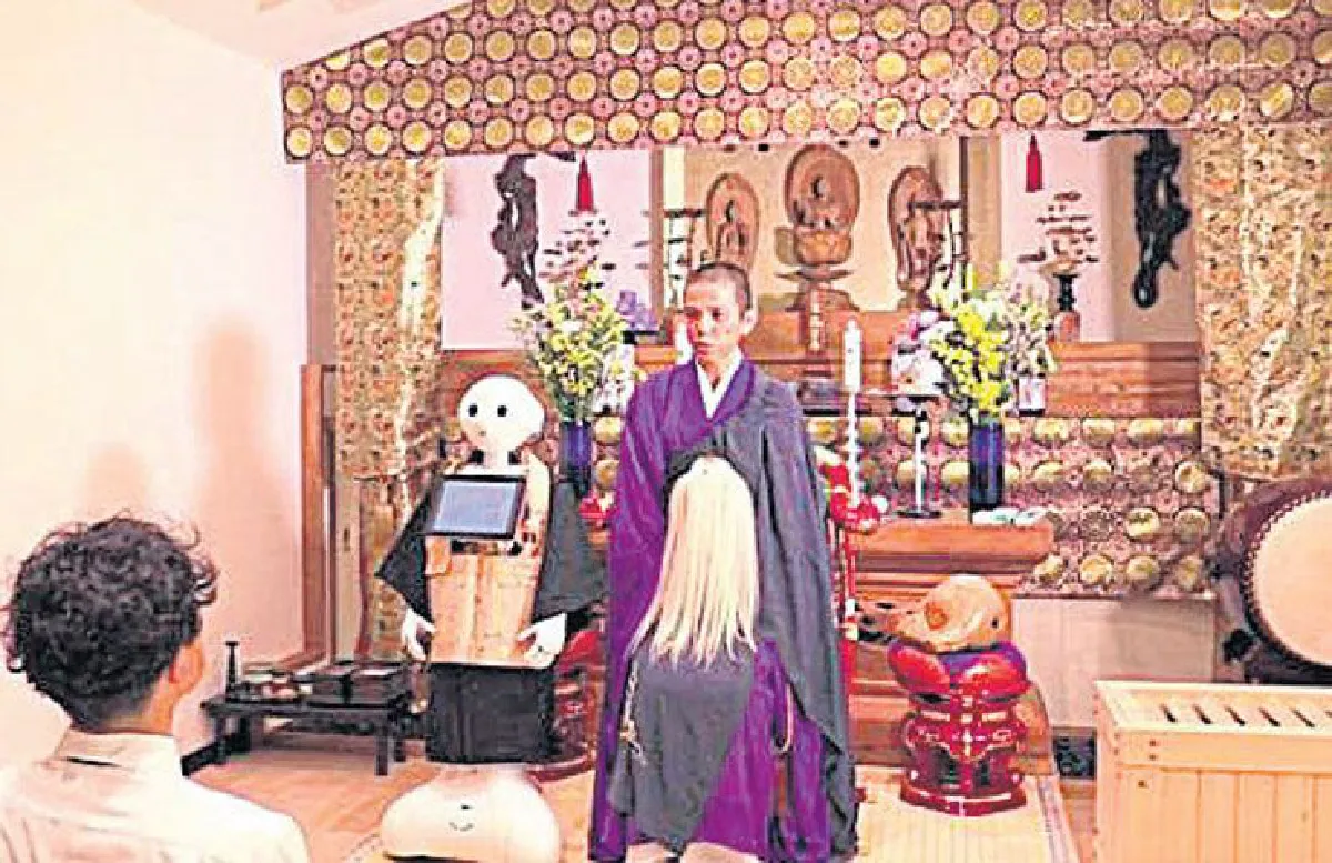 ญี่ปุ่นเปิดตัวหุ่นยนต์สวดศพ แทนพระเป็นๆ ได้แล้ว