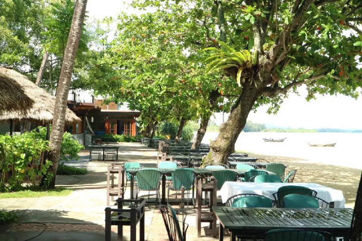 ‘กันเอง 2’ สวนอาหารร้านดังของภูเก็ต