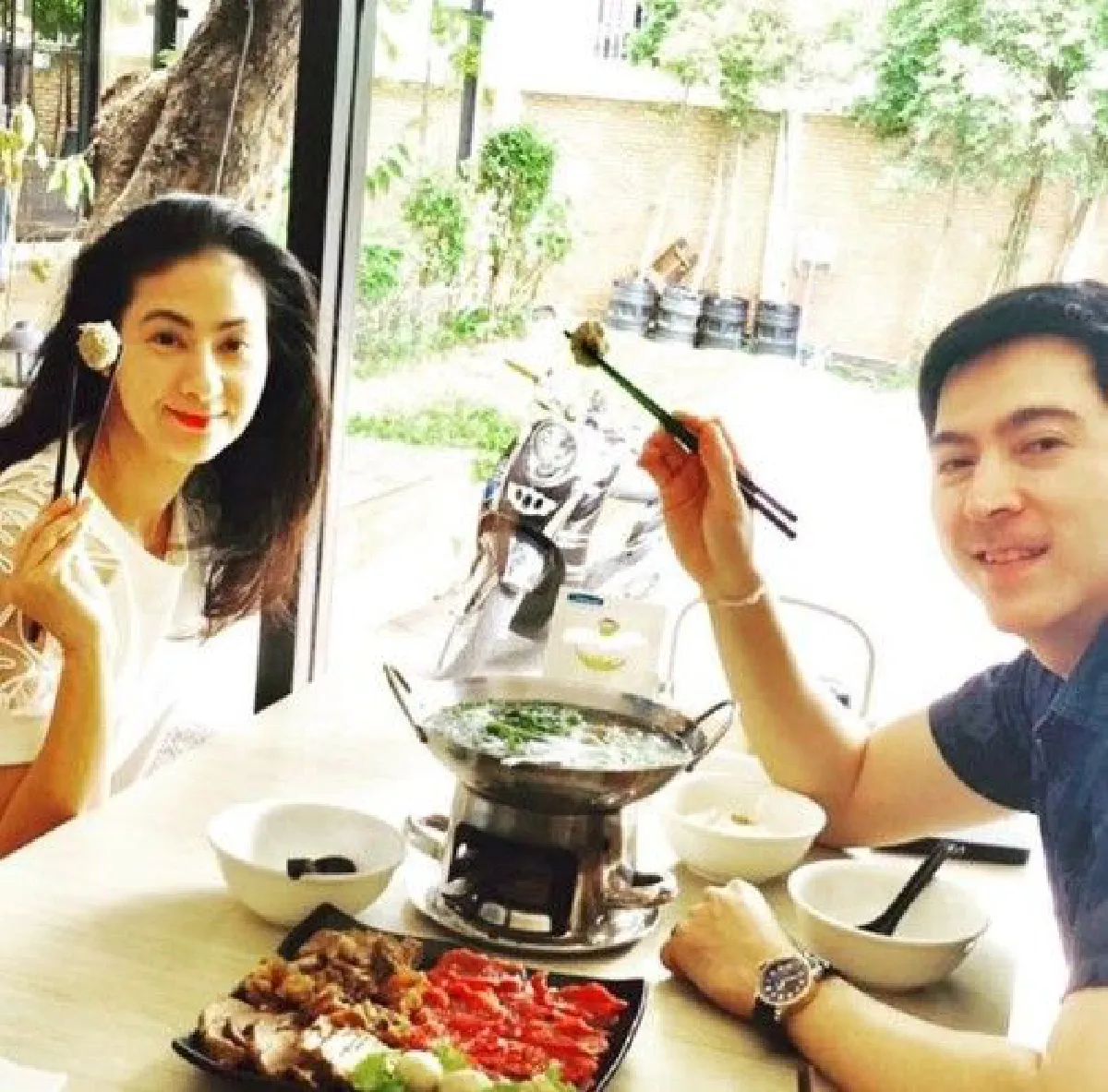 "แซม ยุรนันท์" โรเเมนติก โพสต์หวานอวยพรวันเกิดภรรยาคู่ชีวิต "ไม่ว่าวัยไหนก็รักเหมือนเดิม"