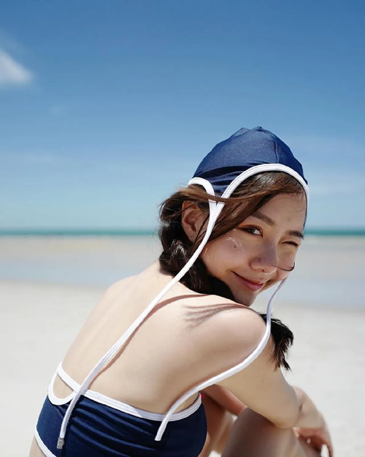 เต้ย จรินทร์พร ยกแก๊งเพื่อนซี้ อวดความเซ็กซี่ท้าแดดริมทะเล