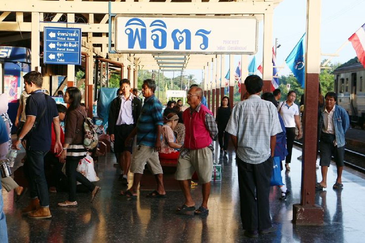 แดงจัดกองทัพมดให้กำลังใจยิ่งลักษณ์วันพิพากษาคดีจำนำข้าว แดงจัดกองทัพมดให้กำลังใจยิ่งลักษณ์วันพิพากษาคดีจำนำข้าว