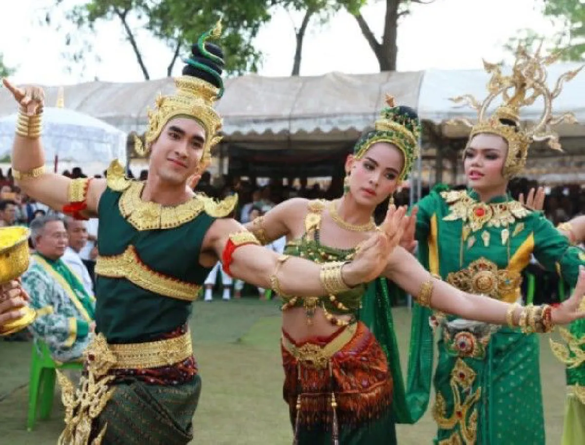 ณเดชน์-ญาญ่า ร่ายรำพิธีบวงสรวงนาคี 2 ที่คำชะโนด