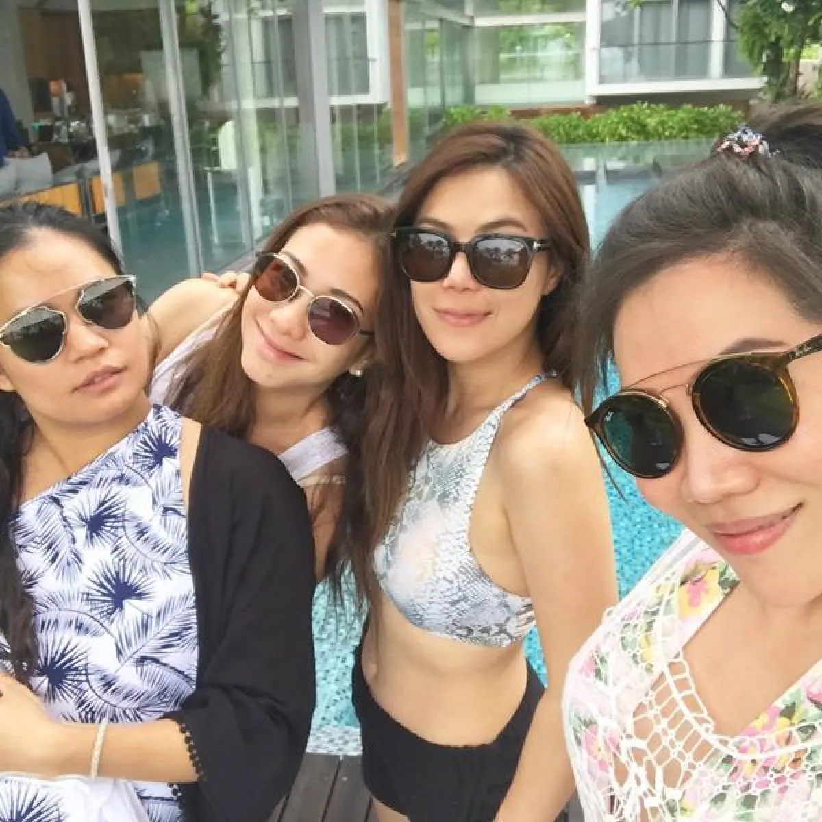 หนุ่มๆตาลุกวาว! วุ้นเส้น-แป้ง-ปันปัน อวดผิวขาวจั๊วะในทริปหัวหิน