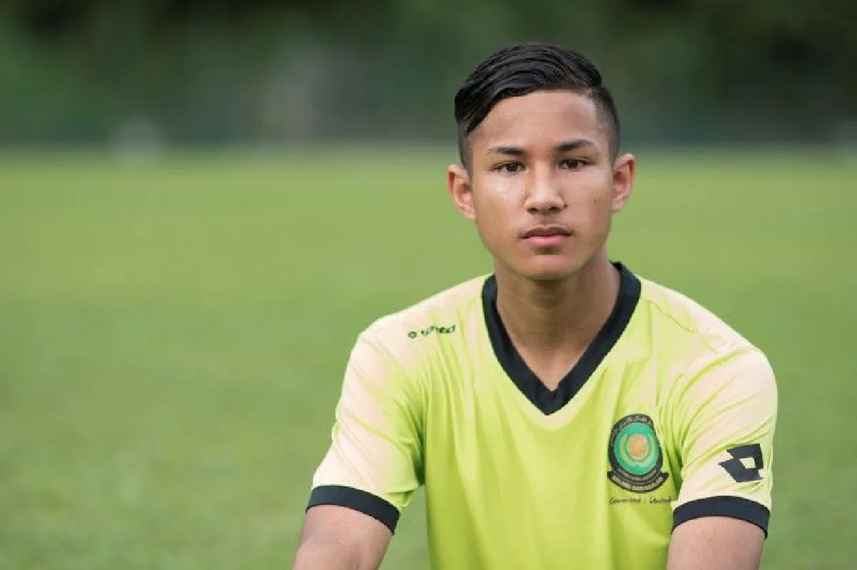 ส่องหุ่นแซ่บเจ้าชายนักบอล "ฟาอิค โบลเกียห์"