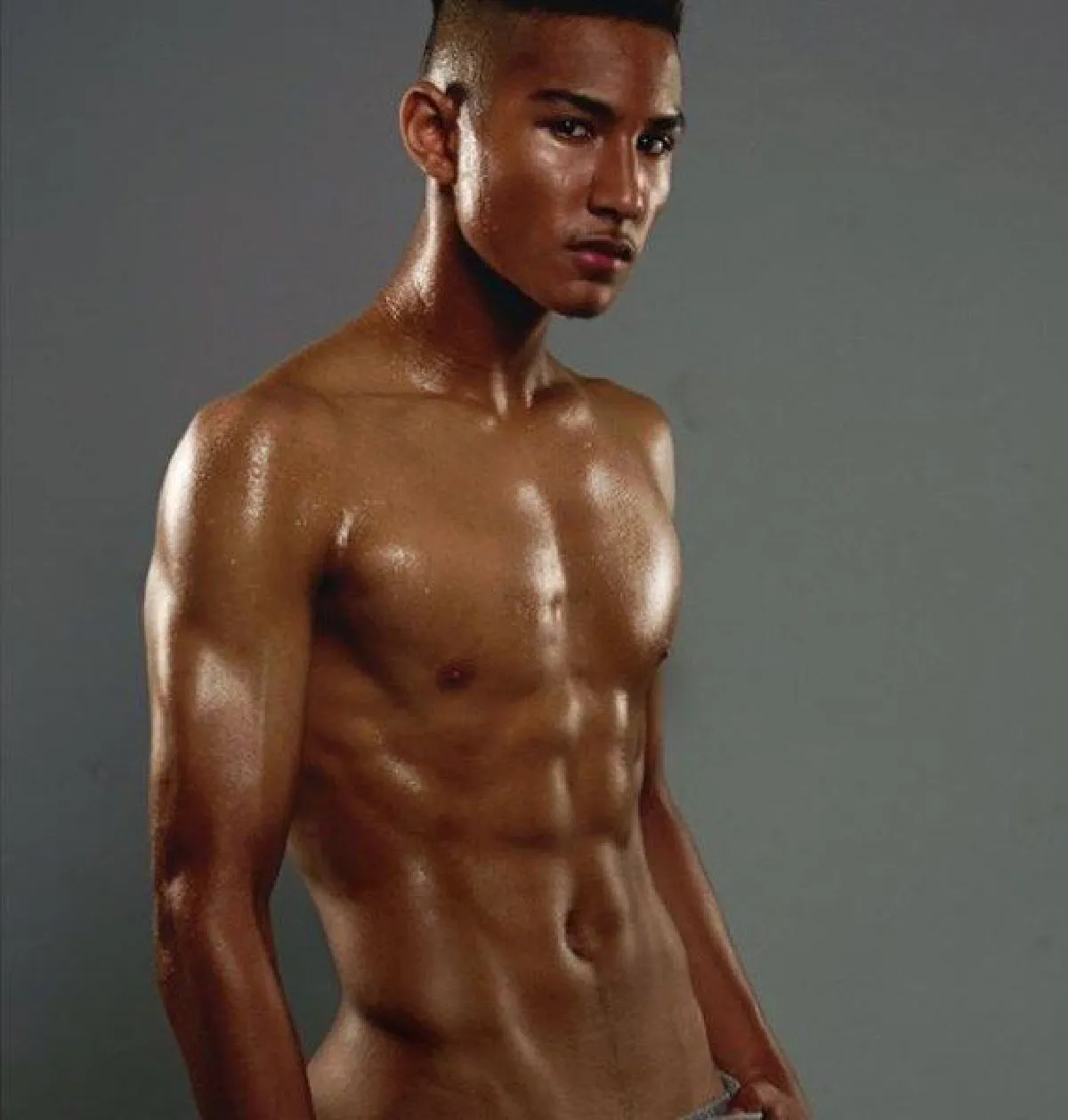 ส่องหุ่นแซ่บเจ้าชายนักบอล "ฟาอิค โบลเกียห์"