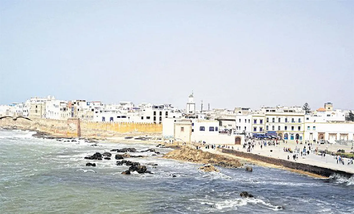 ฟ้าจรดทรายบนดินแดนในฝัน