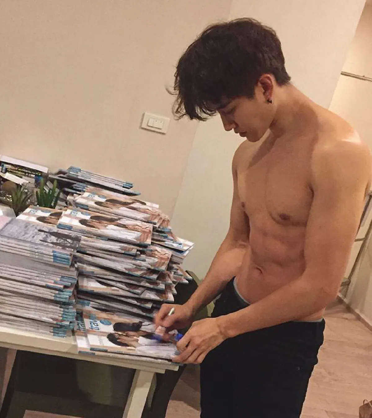ไมค์ พิรัชต์ น้ำตาคลอ! สำเร็จไปอีกขั้น..ผลงานฮอตขึ้นอันดับ 1 ในจีน