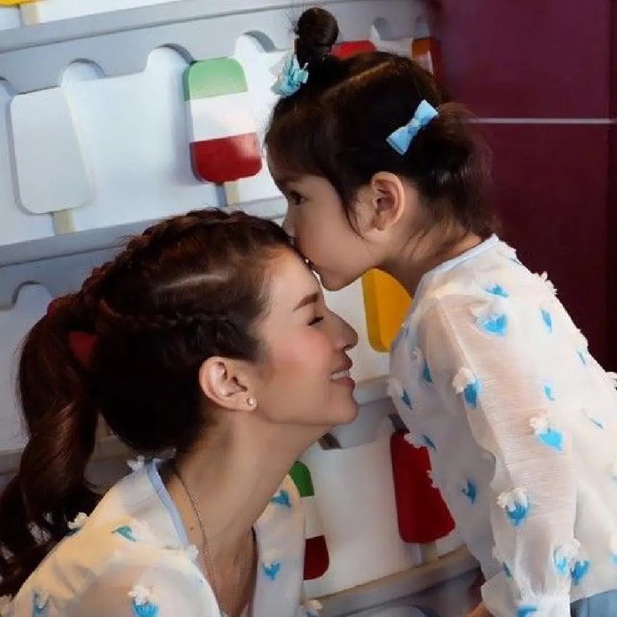 น้องมะลิ กลับบุรีรัมย์ ไหว้พ่อปอ ทฤษฎี "อยู่ในหัวใจหนูตลอดไป รักพ่อนะ"