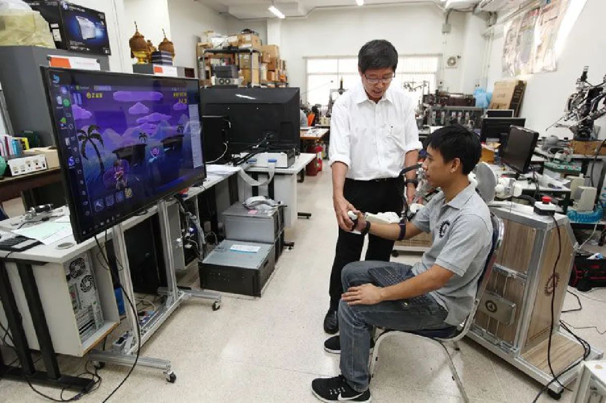 ดร.วิบูลย์ แสงวีระพันธุ์ศิริ นักวิจัยหุ่นยนต์ระดับชาติ