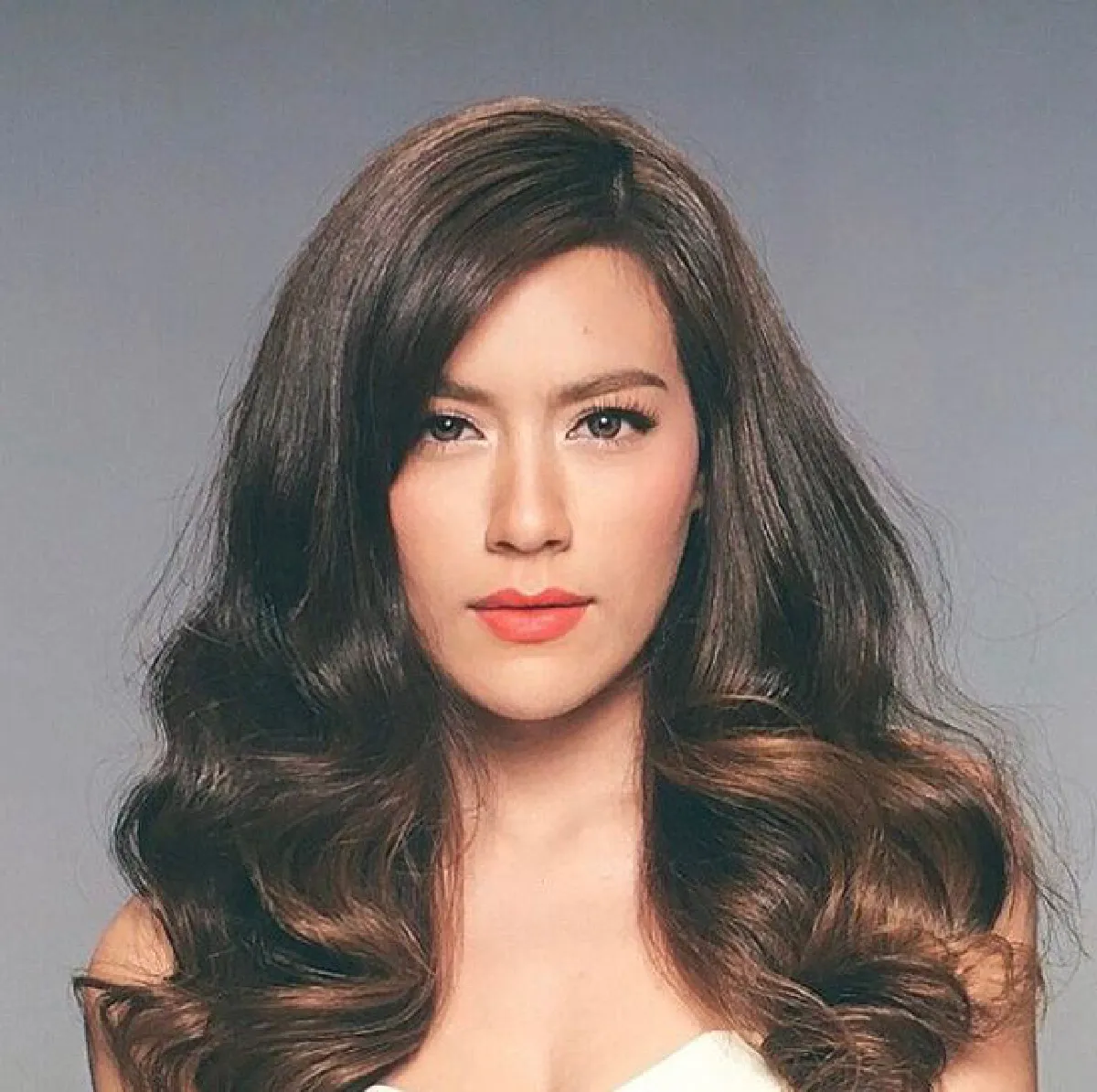 "คิมเบอร์ลี่" ควักเงิน 6 ล้าน ถอย "ปอร์เช่ มาคันน์" สีดำสุดงาม