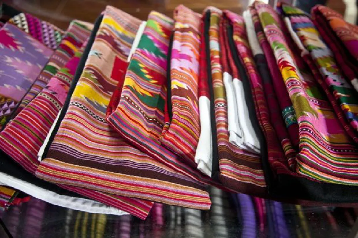 สตรีทอผ้าศรีดอนชัย กลุ่มผ้าทอที่ไม่ลืมรากเหง้าของตัวเอง