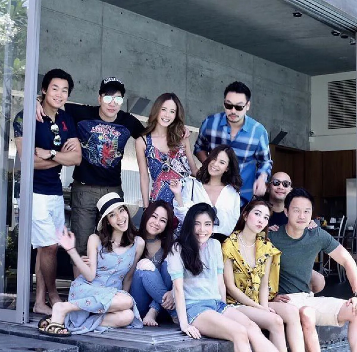 เพื่อนดาราแห่แซว ไฮโซณัย เปิดตัวคบ วุ้นเส้น เป็นทางการแล้ว?