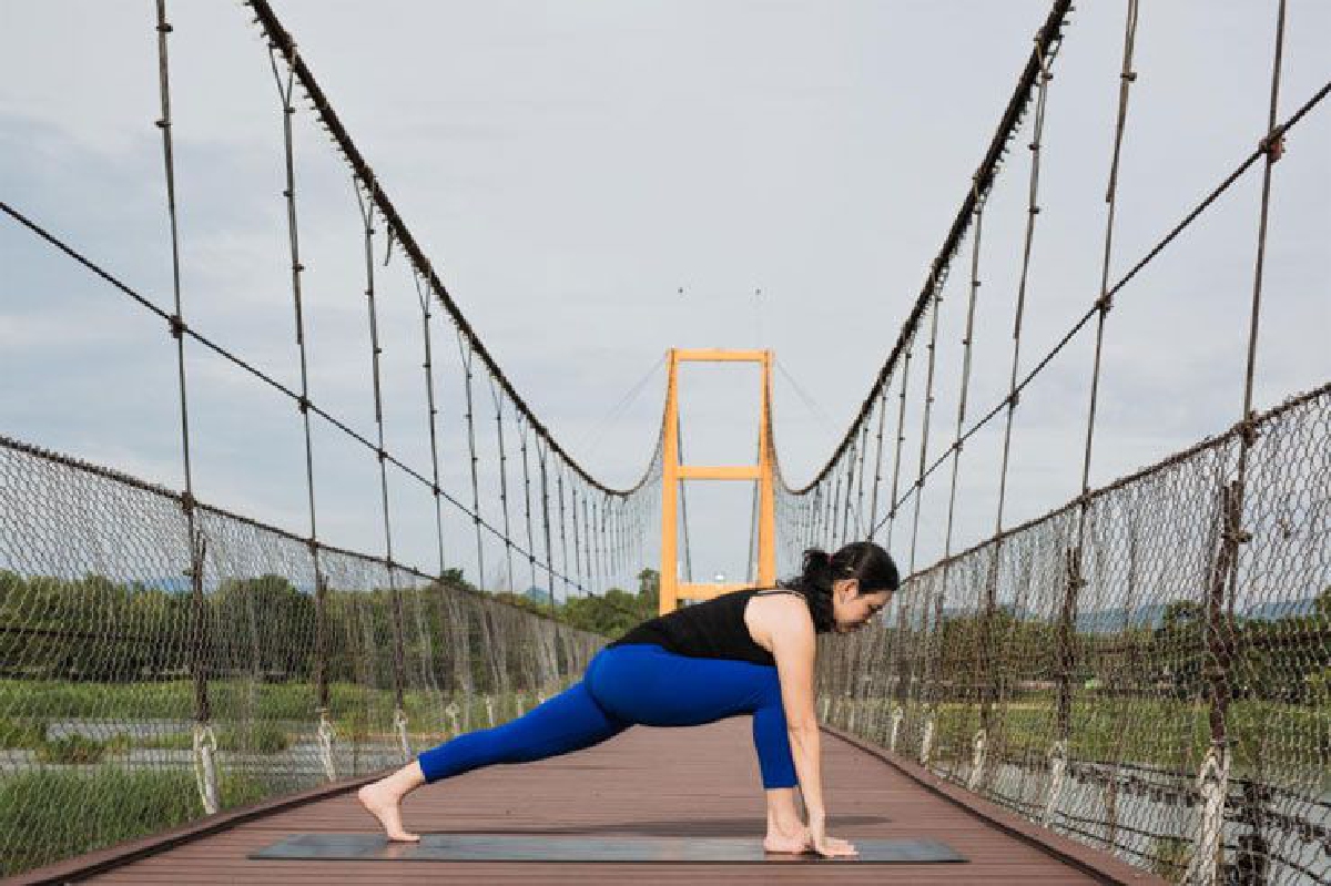 Baddha Hasta Niralamba Virabhadrasana Baddha Hasta Niralamba Virabhadrasana