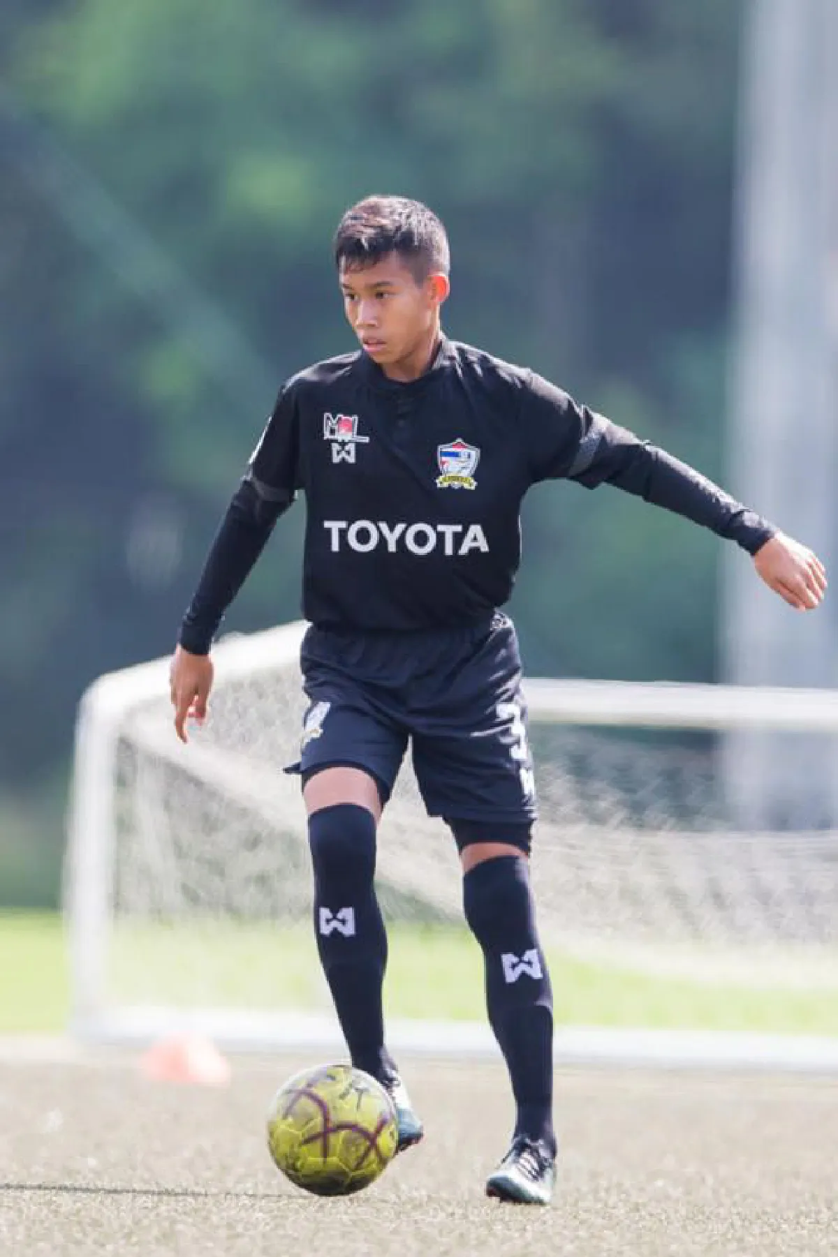 ทำไมแข้งเด็กไทย ถึงเก่งกว่าญี่ปุ่น?