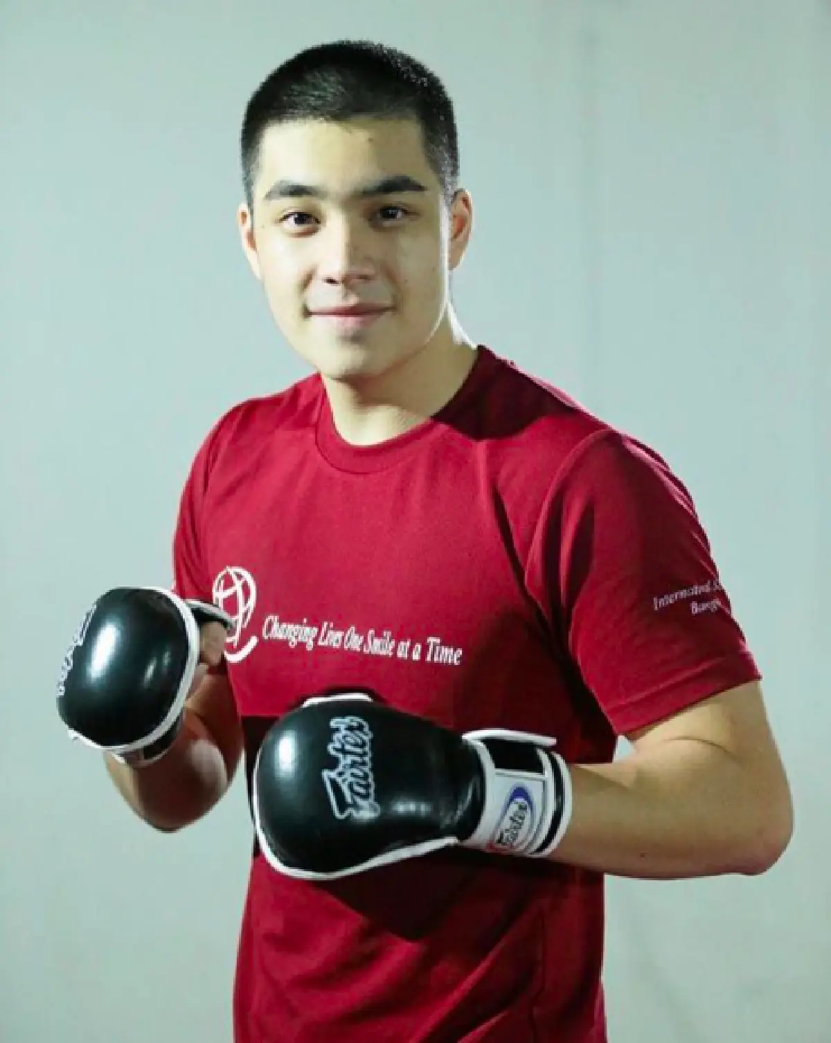 ไม่ได้มีดีแค่หน้าตา..รวมลูกชายดาราดีกรีนักเรียนนอก