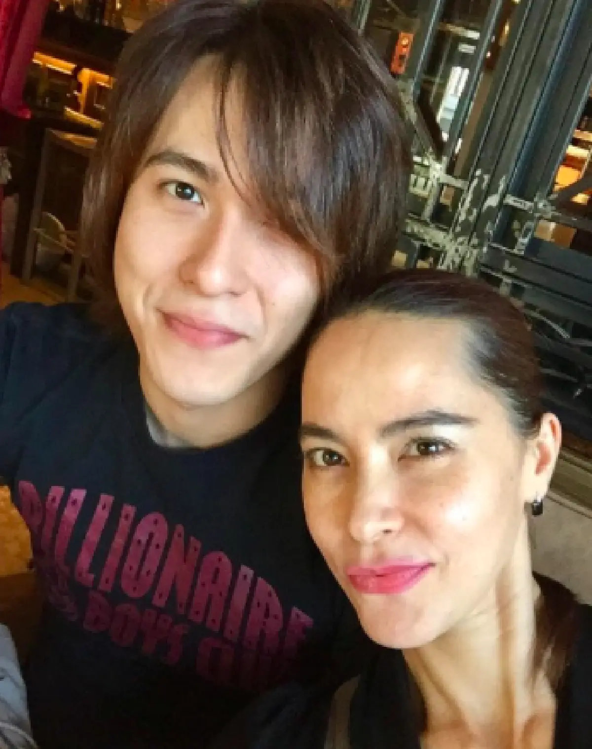 ไม่ได้มีดีแค่หน้าตา..รวมลูกชายดาราดีกรีนักเรียนนอก