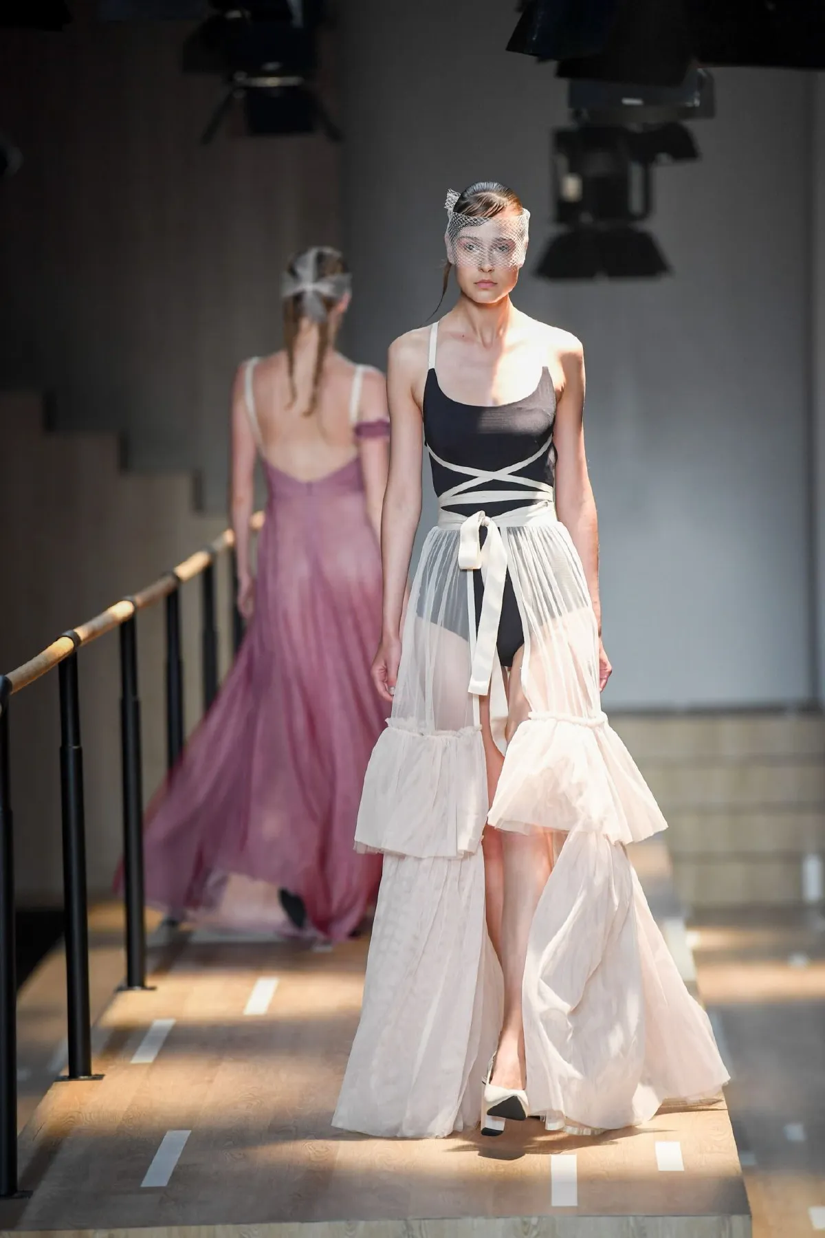 ASV ‘At The Ballet’ คอลเลคชั่นที่ดึงมนต์เสน่ห์ของบัลเล่ต์มารังสรรค์ผลงานผ่านผืนผ้า