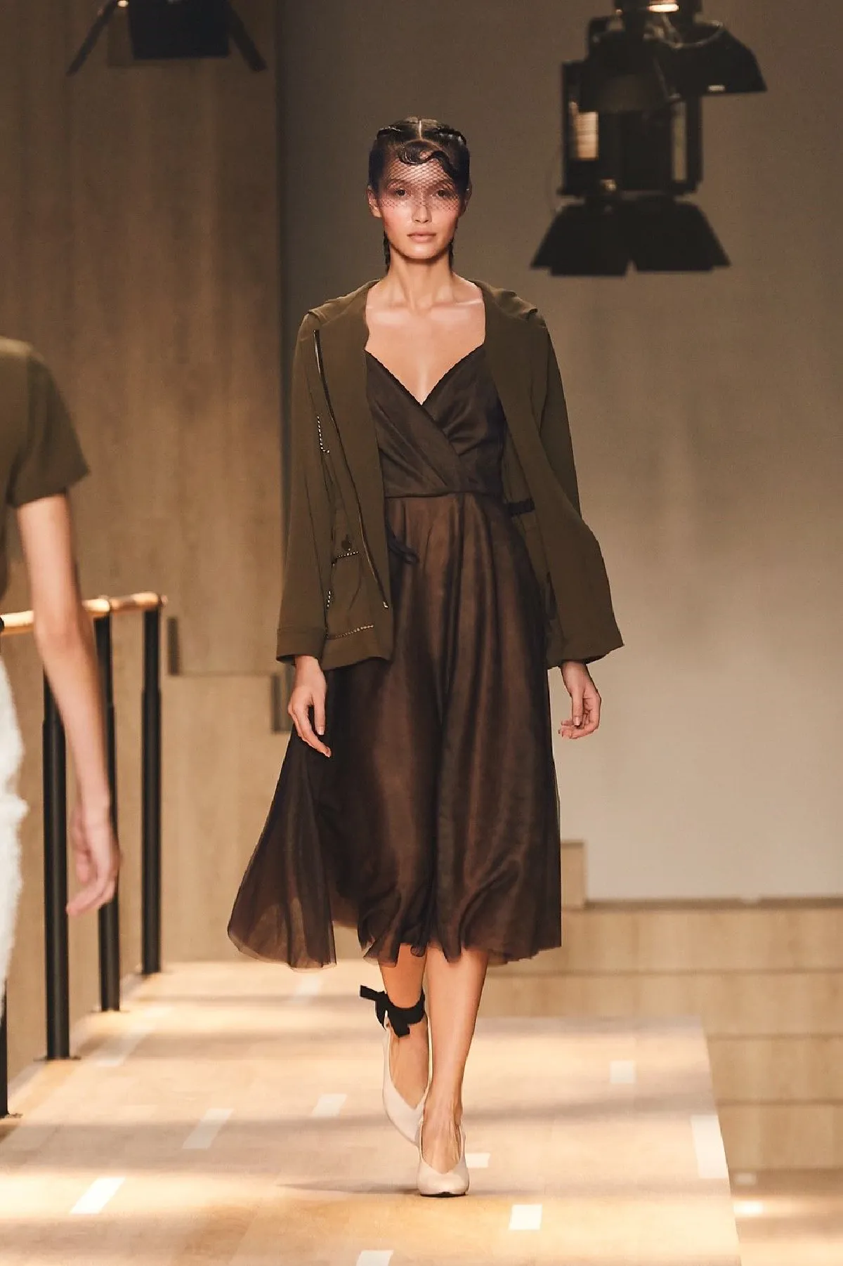 ASV ‘At The Ballet’ คอลเลคชั่นที่ดึงมนต์เสน่ห์ของบัลเล่ต์มารังสรรค์ผลงานผ่านผืนผ้า