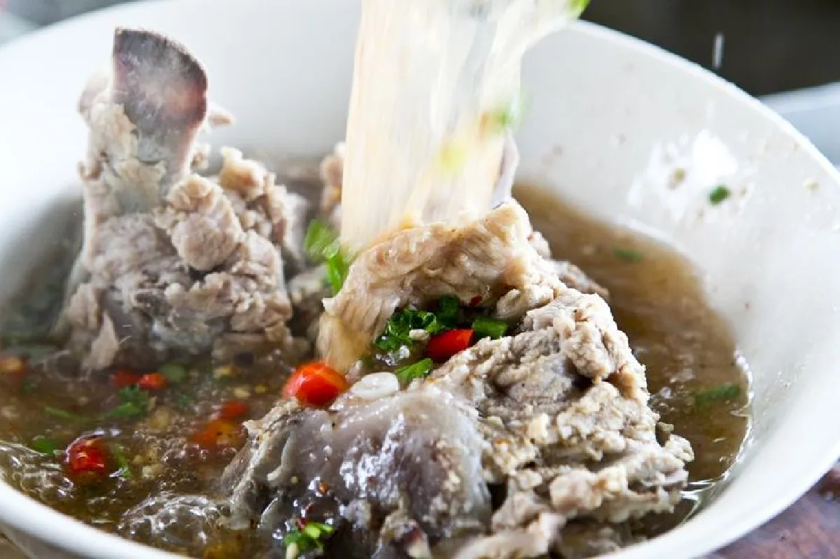 ไล้ ก๋วยเตี๋ยวปลาต้มยำ อร่อยจนต้องมาซ้ำ