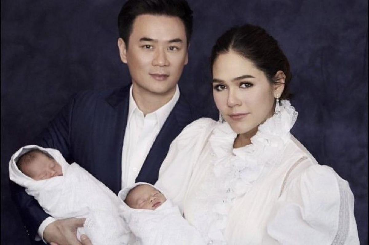 ภาพแรกมาแล้ว! ยลโฉม น้องธันเดอร์-สตอร์ม ในอ้อมกอด แม่ชมพู่-พ่อน็อต ภาพแรกมาแล้ว! ยลโฉม น้องธันเดอร์-สตอร์ม ในอ้อมกอด แม่ชมพู่-พ่อน็อต