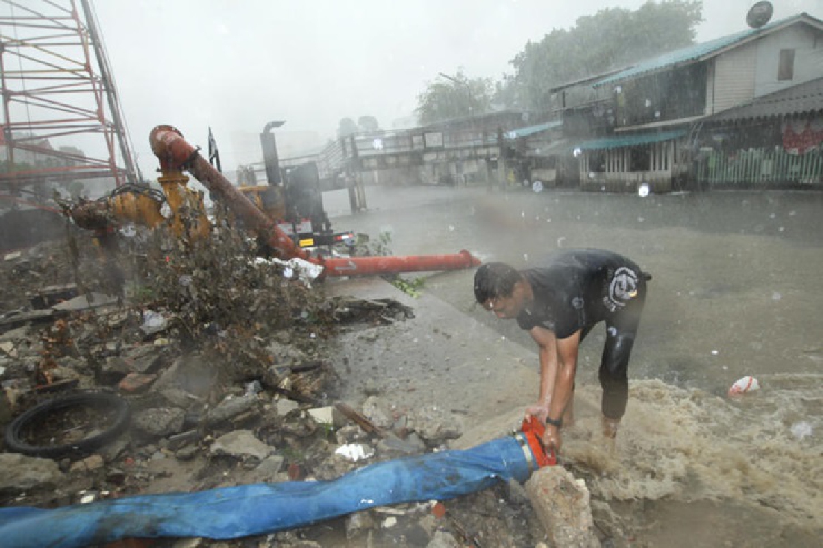เตือนฝนถล่มหนัก33จังหวัด เตือนฝนถล่มหนัก33จังหวัด