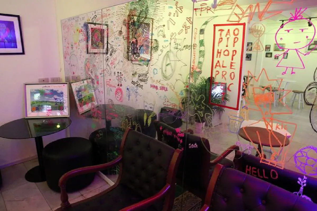 ความสุขไม่มีข้อแม้ @ แบด เทสต์ คาเฟ่