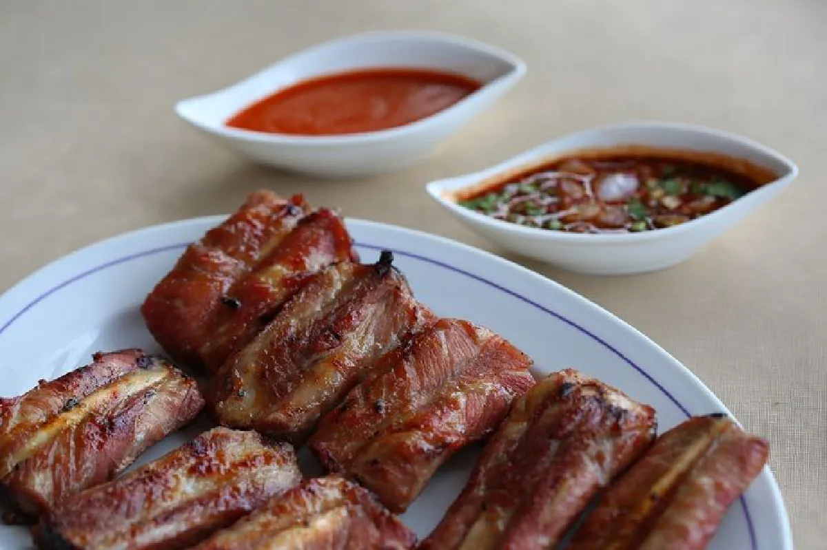 บัวริมแม่น้ำ ตำนานความอร่อยกว่า 3 ทศวรรษ