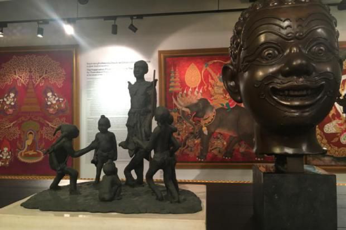 20 ชิ้นงาน ‘จักรพันธุ์ โปษยกฤต’ ในการสะสมของเสริมคุณ คุณาวงศ์ 20 ชิ้นงาน ‘จักรพันธุ์ โปษยกฤต’ ในการสะสมของเสริมคุณ คุณาวงศ์