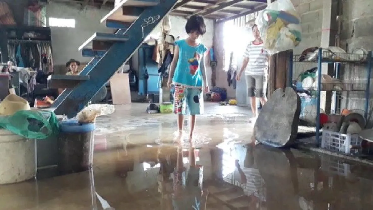 ชาวบ้านสุโขทัยวอนช่วยเหลือ เผยบ้านเจอน้ำท่วมปีละ5เดือนติดต่อกัน3ปี